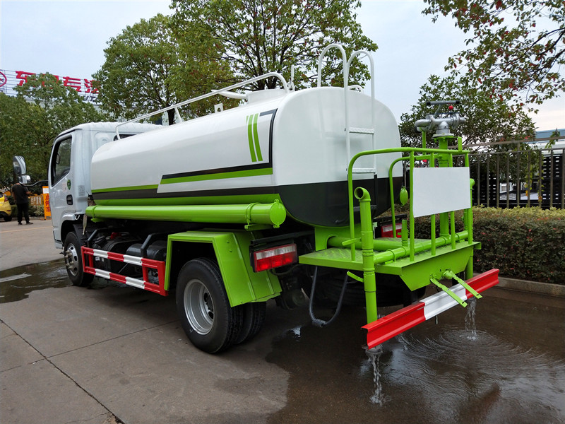 程力威牌CLW5070GSSD6型灑水車-5立方灑水車價格報價-程力集團 程力威牌CLW5070GSSD6型灑水車-5立方灑水車價格報價-程力集團